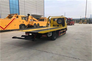 知春路非事故拖车