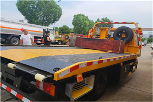 知春路附近拖车电话号码服务